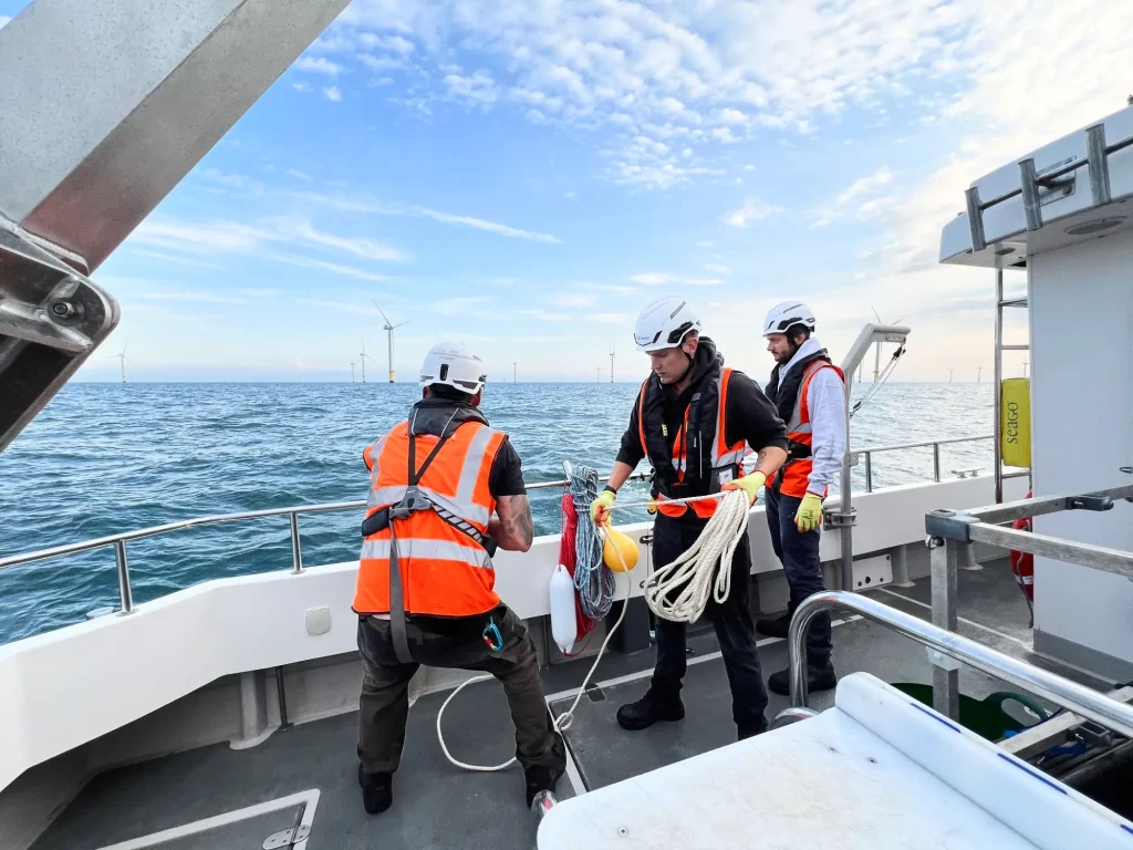 monitoring-surveys-arc-marine-on-boat-survey