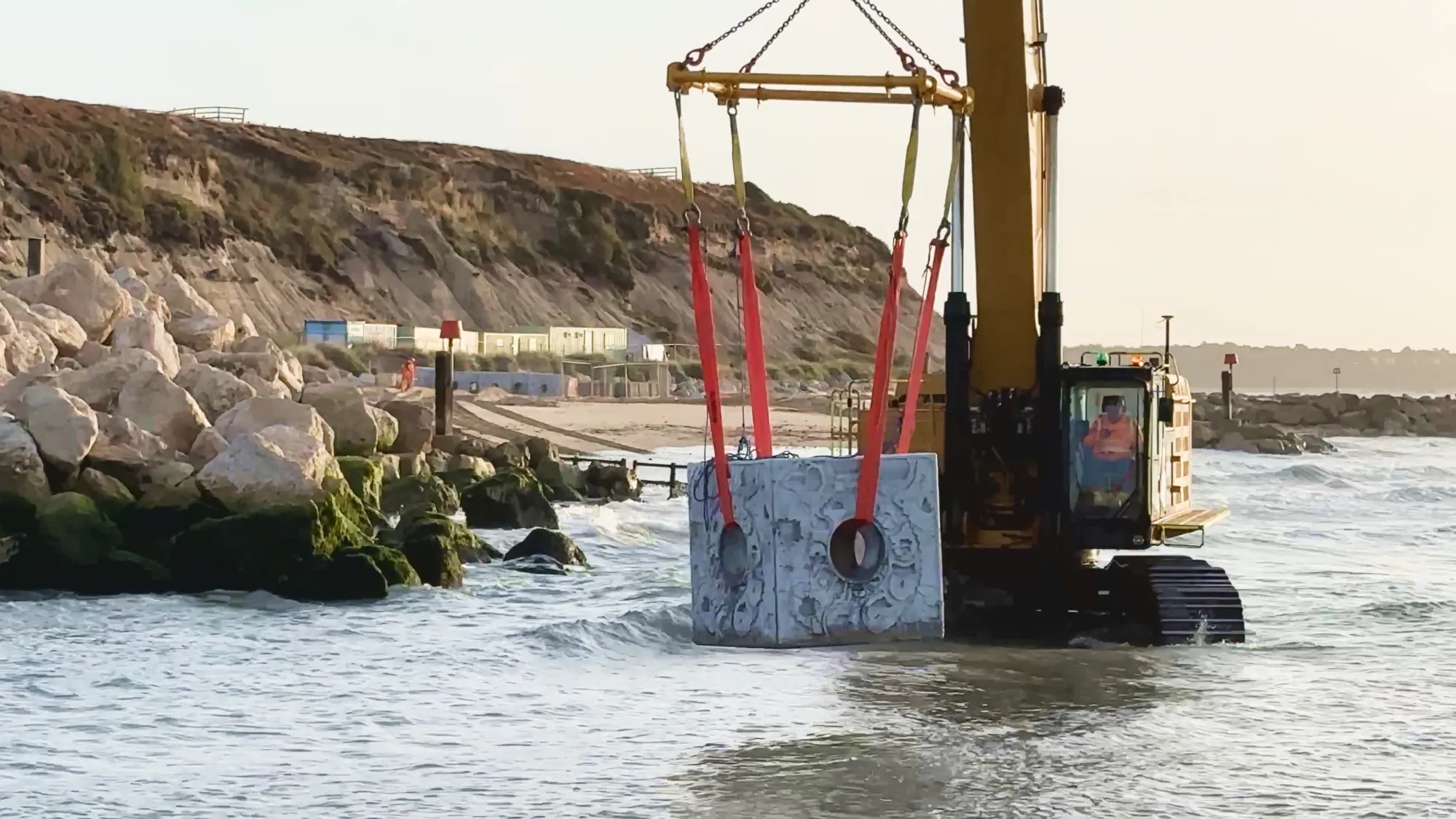 newlyn-coastal-defence-reef-cube-deploying