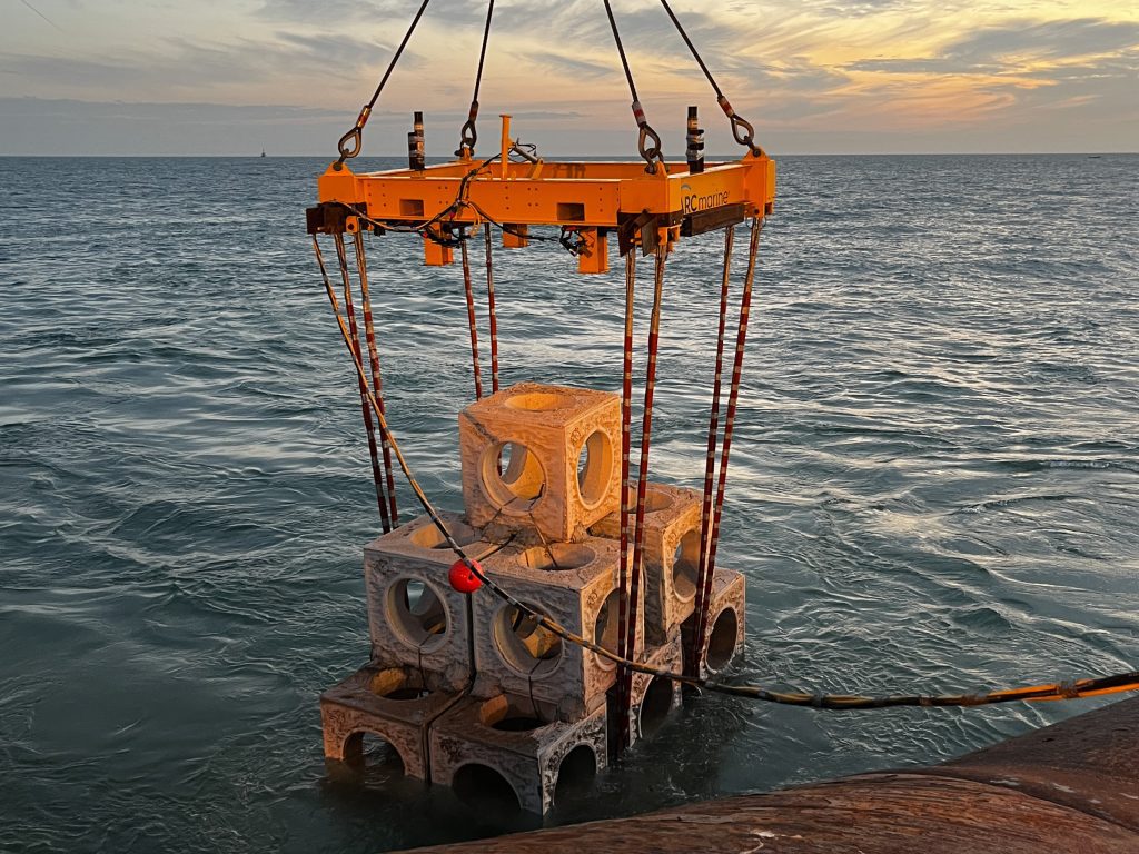 ARC marine Artificial Reef in Senegal - lifting equipment